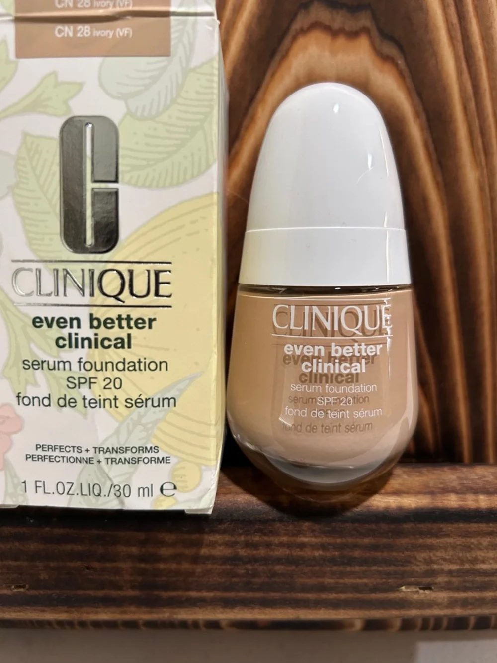 Clinique Even Better Clinical Serum Foundation CN 28 Ivory - White/Cream